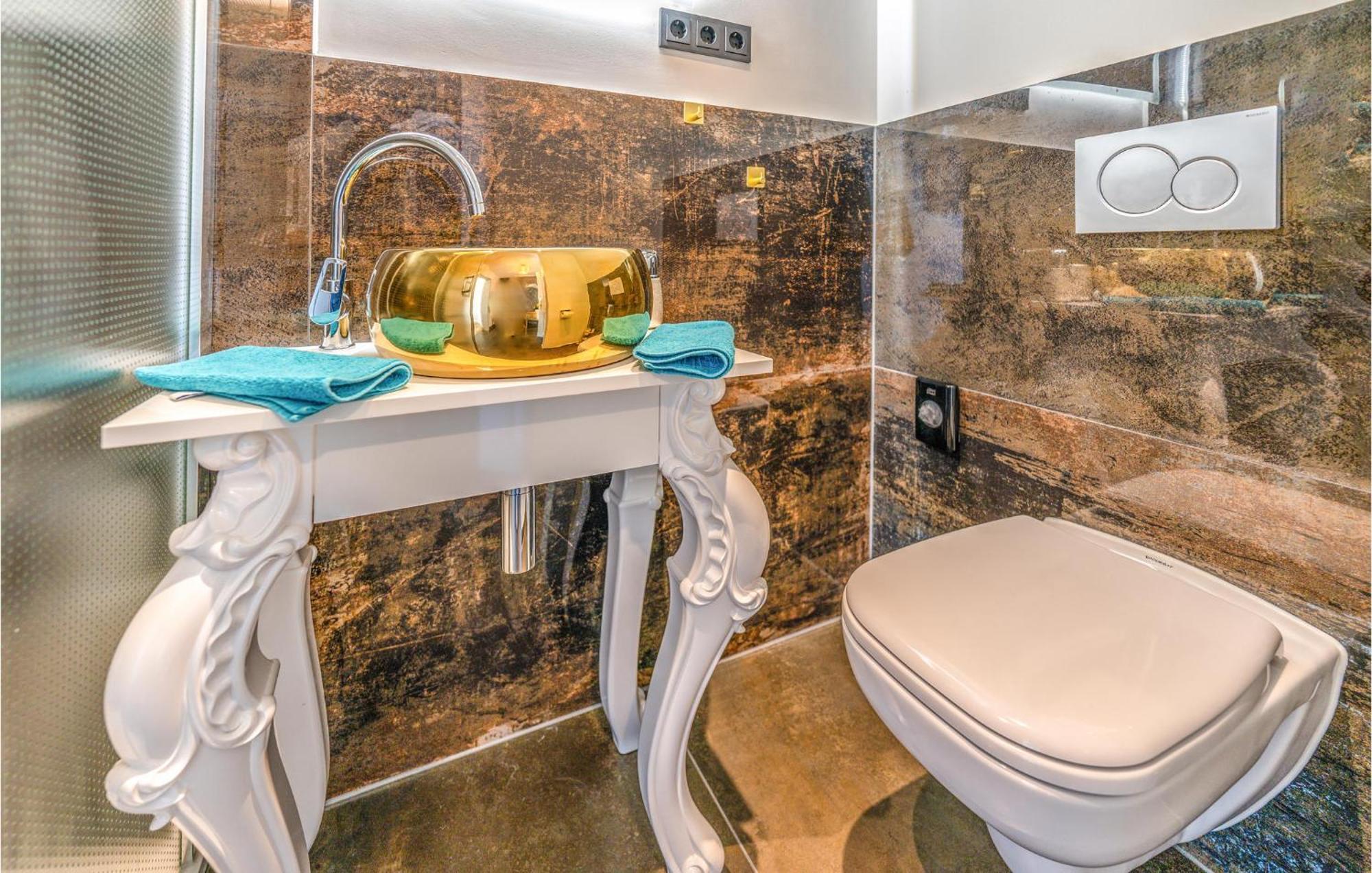 Stunning Apartment In Mettmann With Wifi Екстериор снимка